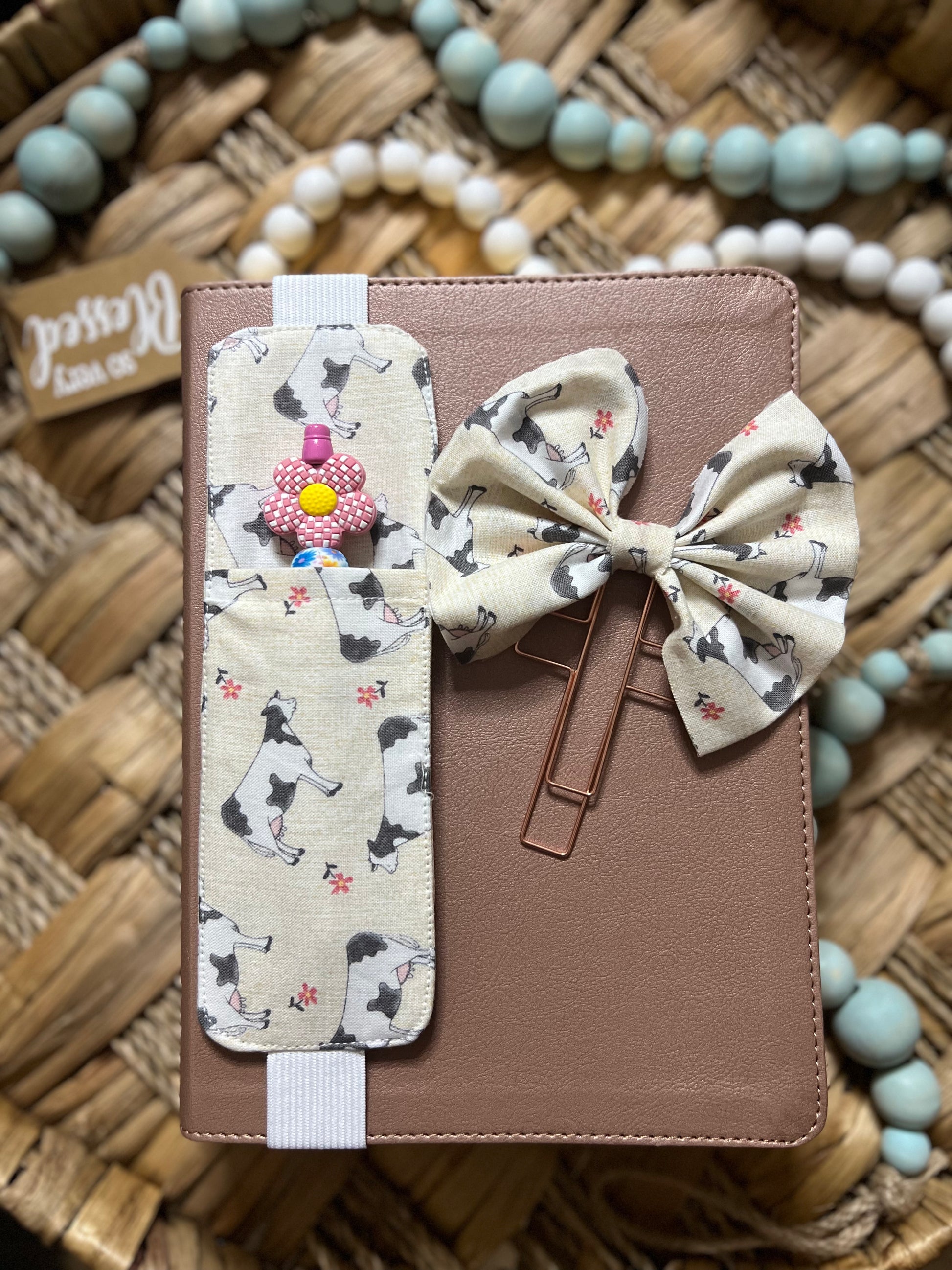 Cow Pen Holder And Bow set