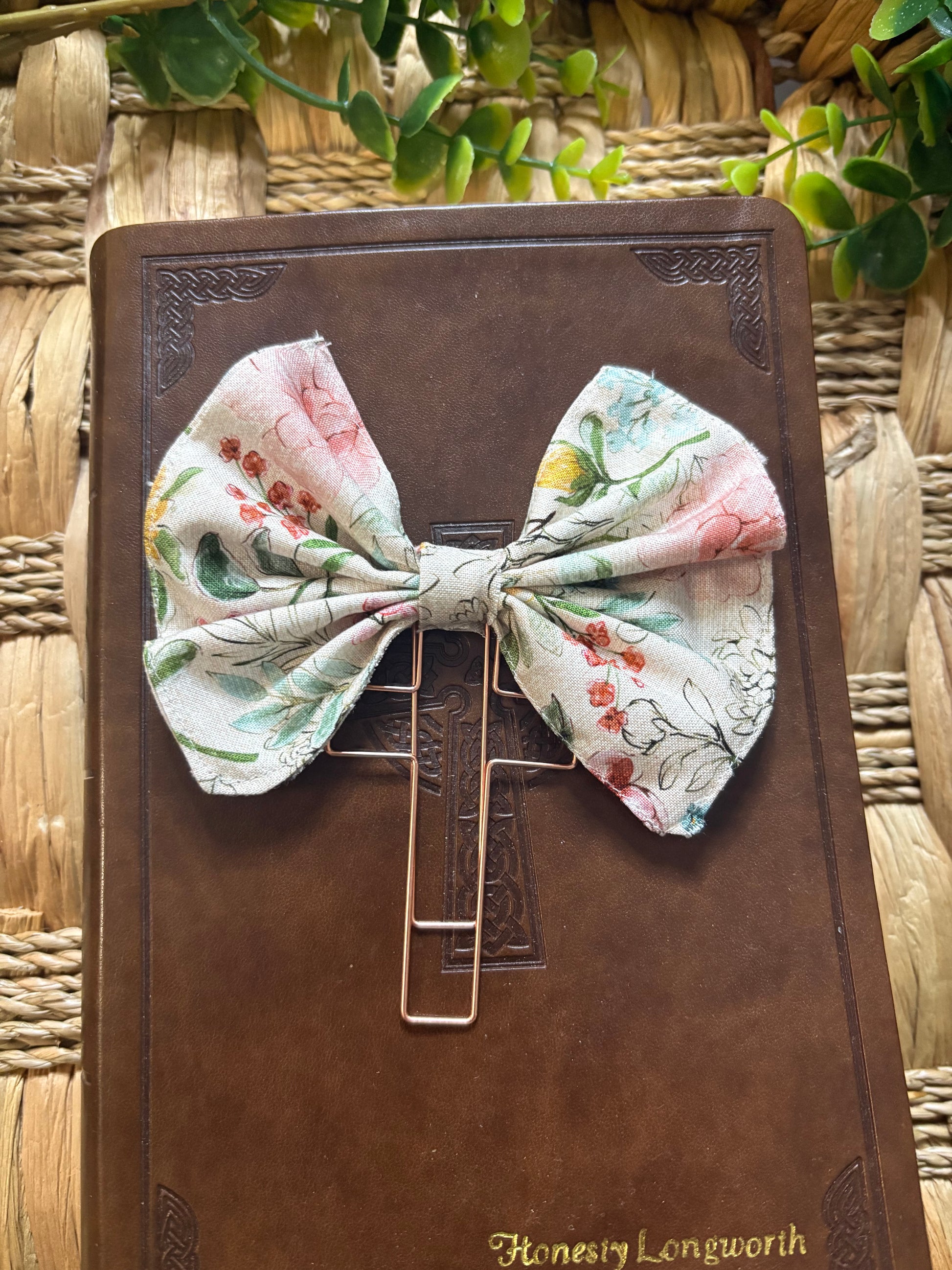 Floral vintage Bow
